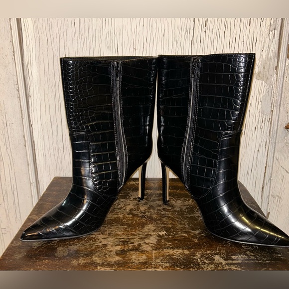 ❤︎❤︎Black Faux Croc. Stiletto Mid-Shin Boots by EXPRESS❤︎❤︎ - Picture 3 of 7